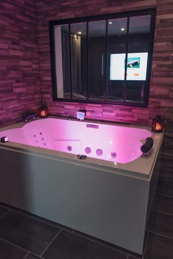 Charmante Residence De Tourisme Avec Jacuzzi Crecy-la-Chapelle Dış mekan fotoğraf